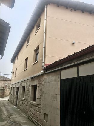 Foto 2 de Casa en venda a Ameyugo de 9 habitacions amb garatge i balcó