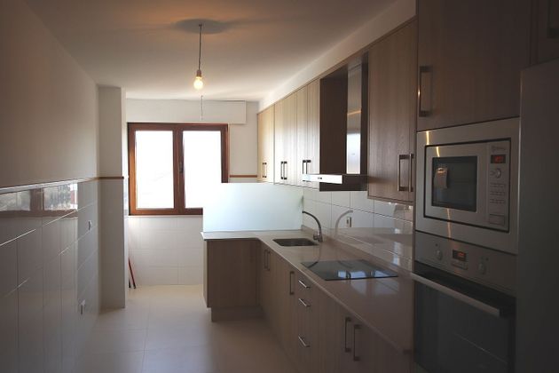 Foto 2 de Dúplex en venta en Piñeiros- Freixeiro de 4 habitaciones con garaje y calefacción