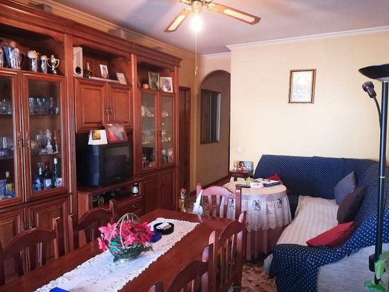 Foto 2 de Chalet en venta en Pedro Muñoz de 4 habitaciones con terraza y balcón