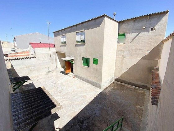 Foto 2 de Venta de chalet en Argamasilla de Alba de 4 habitaciones con terraza y garaje