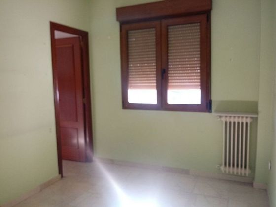 Foto 2 de Pis en venda a Herencia de 3 habitacions amb terrassa i aire acondicionat