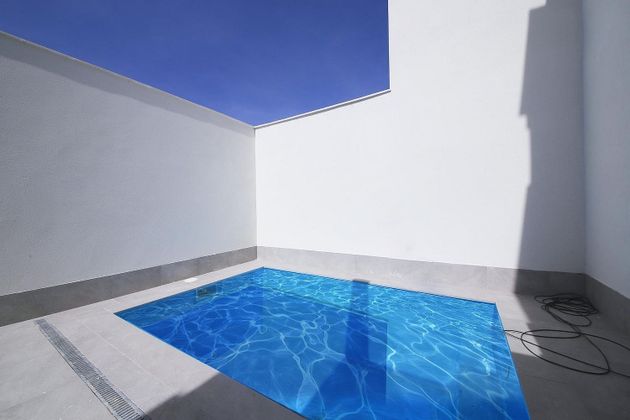 Foto 2 de Chalet en venta en Tomelloso de 4 habitaciones con terraza y piscina