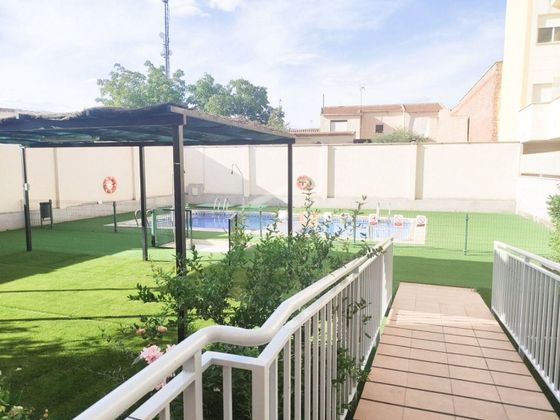 Foto 1 de Piso en venta en Pozuelo de Calatrava de 3 habitaciones con piscina y garaje