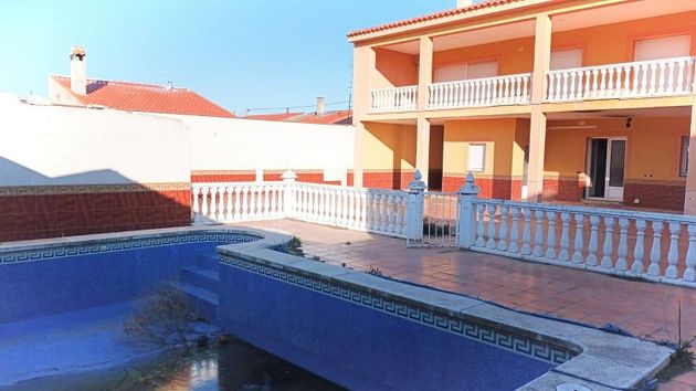 Foto 1 de Casa en venta en Pozuelo de Calatrava de 9 habitaciones con terraza y piscina