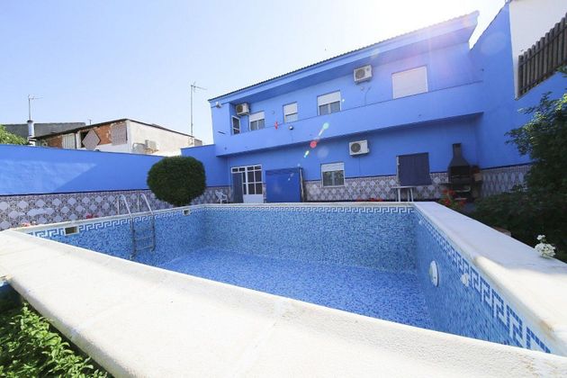 Foto 1 de Xalet en venda a Tomelloso de 5 habitacions amb piscina i garatge