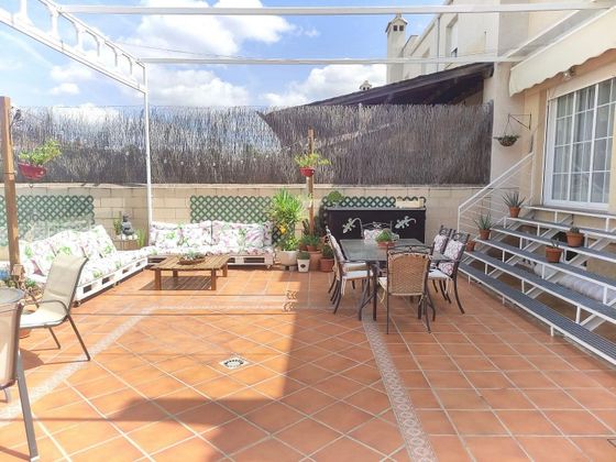 Foto 2 de Casa adossada en venda a Santa María de 5 habitacions amb piscina i garatge
