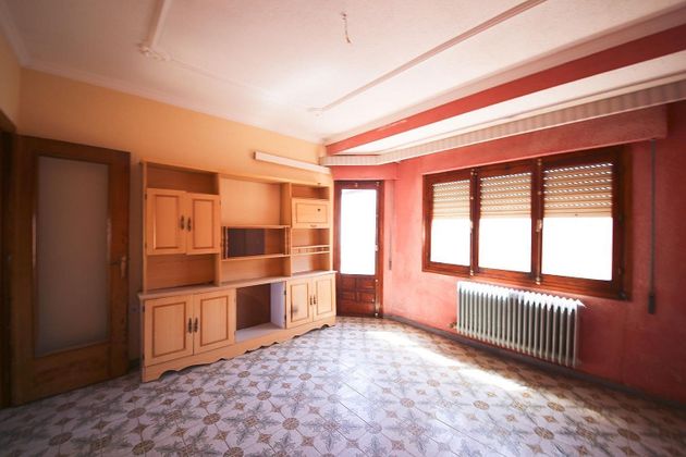 Foto 1 de Piso en venta en Tomelloso de 3 habitaciones con terraza y calefacción