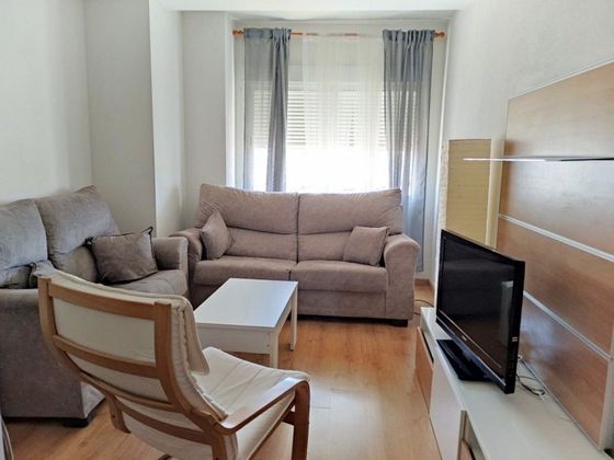 Foto 1 de Dúplex en lloguer a Santa María de 2 habitacions amb mobles i calefacció