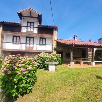 Foto 2 de Casa en venda a Ribamontán al Monte de 6 habitacions amb terrassa i garatge