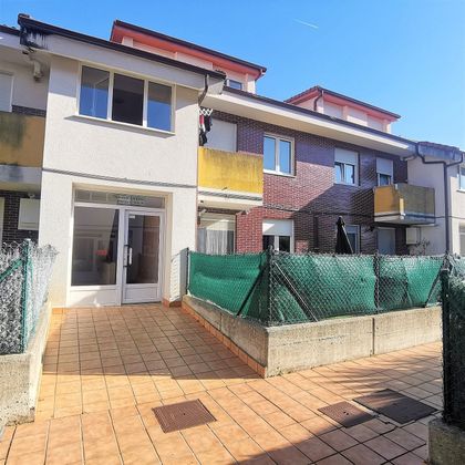 Foto 2 de Pis en venda a Oruña de 2 habitacions amb terrassa i garatge