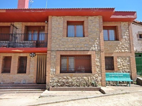 Foto 2 de Casa adossada en venda a Santo Domingo de Silos de 4 habitacions amb terrassa i calefacció