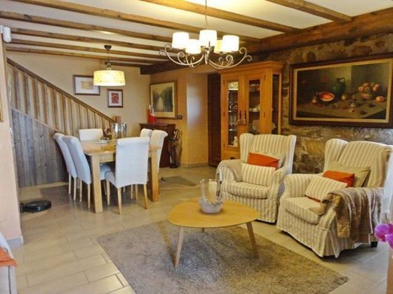 Foto 1 de Casa adossada en venda a Salas de los Infantes de 2 habitacions amb piscina i calefacció