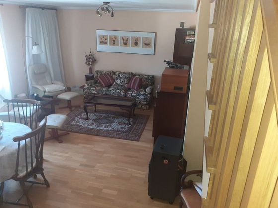 Foto 1 de Dúplex en venda a La Vega de 4 habitacions amb garatge i calefacció