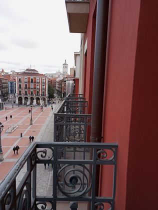 Foto 2 de Pis en venda a Centro - Valladolid de 4 habitacions amb balcó i calefacció