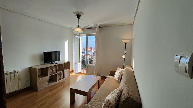 Foto 1 de Pis en venda a Numancia - San Fernando de 2 habitacions amb terrassa i mobles