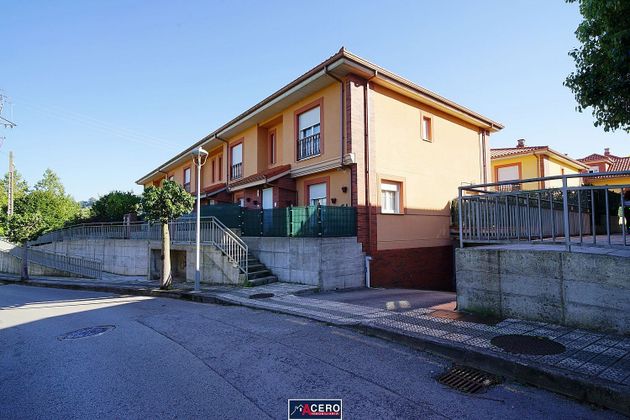 Foto 2 de Dúplex en venda a Oruña de 2 habitacions amb terrassa i piscina