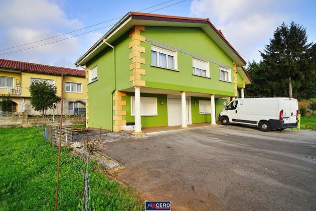 Foto 2 de Xalet en venda a Camargo de 4 habitacions amb terrassa i garatge