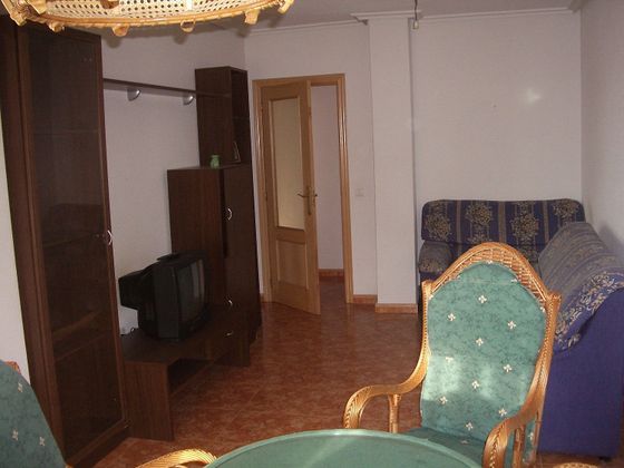 Foto 2 de Venta de piso en Carbajosa de la Sagrada de 4 habitaciones con balcón y calefacción