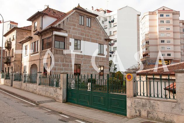 Foto 2 de Venta de chalet en As Travesas - Balaídos de 9 habitaciones con terraza y garaje
