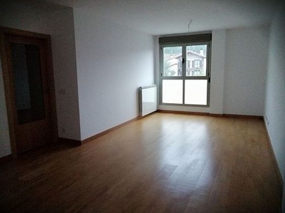 Foto 1 de Venta de piso en Lekunberri de 3 habitaciones con garaje y calefacción