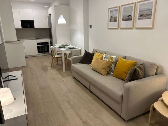 Foto 1 de Alquiler de piso en Ermitagaña - Mendebaldea de 2 habitaciones con muebles y aire acondicionado