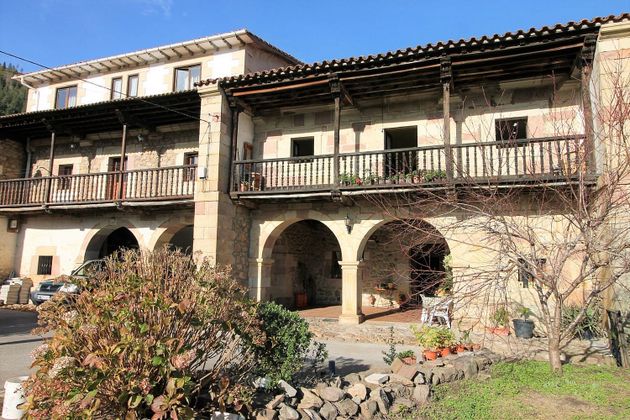 Foto 2 de Casa en venda a calle Poblado Renedo de 4 habitacions amb terrassa i jardí