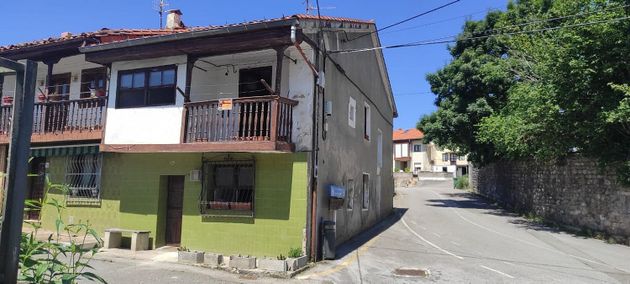 Foto 1 de Casa en venda a calle Tresano de 4 habitacions amb jardí