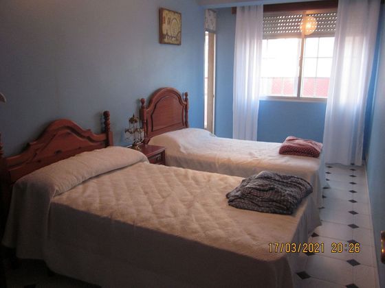 Foto 1 de Pis en lloguer a calle Silva de 3 habitacions amb terrassa i mobles