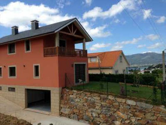 Foto 1 de Casa en venda a calle Lugar Barral de 3 habitacions amb terrassa i garatge