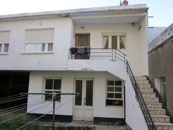 Foto 1 de Casa en venda a calle Fraga Iribarne de 3 habitacions amb jardí i balcó
