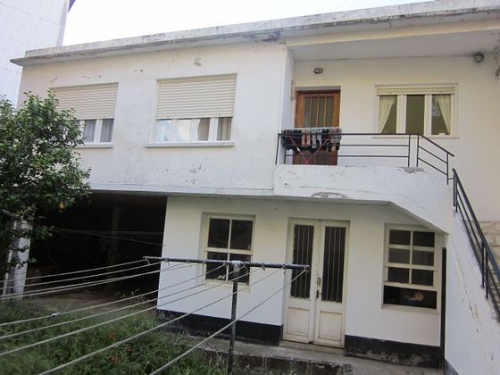 Foto 2 de Casa en venta en calle Fraga Iribarne de 3 habitaciones con jardín y balcón