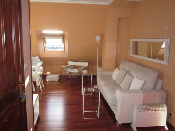 Foto 2 de Àtic en venda a avenida Castelao de 2 habitacions amb terrassa i calefacció