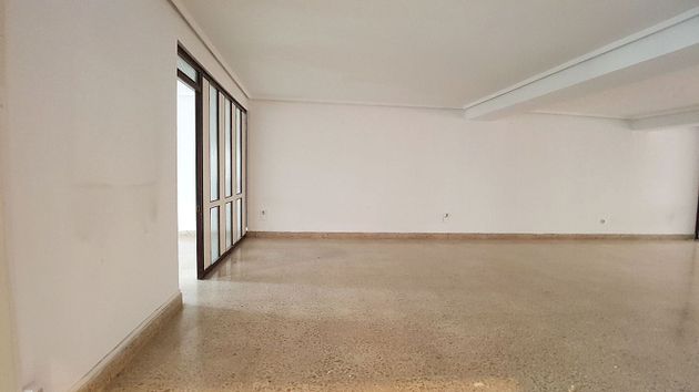 Foto 2 de Alquiler de oficina en La Pola Siero de 120 m²