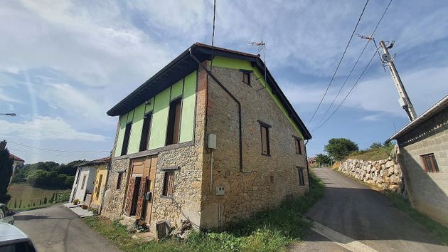 Foto 1 de Casa adossada en venda a calle Vega de Poja de 3 habitacions amb terrassa i piscina