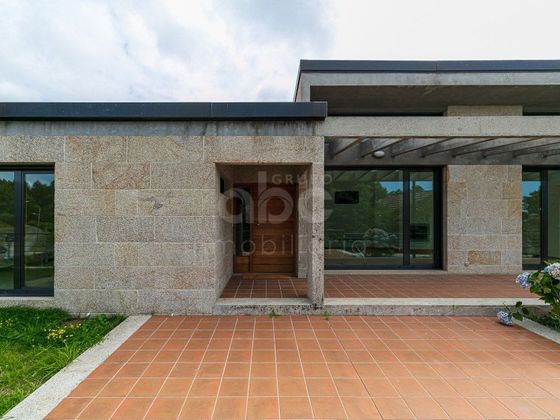 Foto 2 de Chalet en venta en Baiona de 5 habitaciones con terraza y piscina