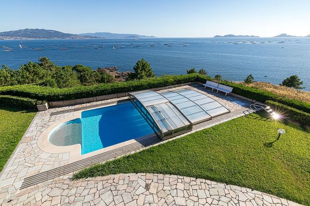 Foto 2 de Xalet en venda a Cangas de 6 habitacions amb terrassa i piscina