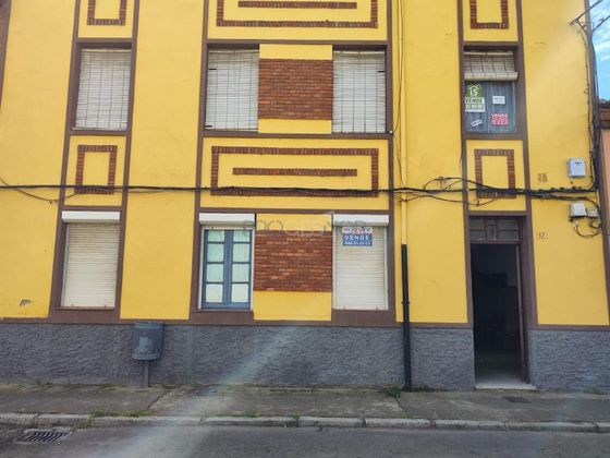 Foto 2 de Edifici en venda a Trobajo del Camino de 296 m²