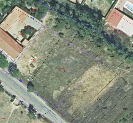 Foto 1 de Venta de terreno en Villaturiel de 991 m²
