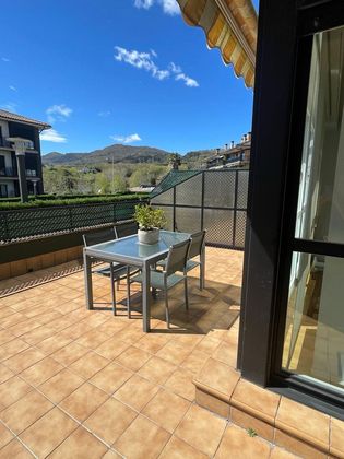 Foto 1 de Venta de piso en Hondarribia de 3 habitaciones con terraza y piscina