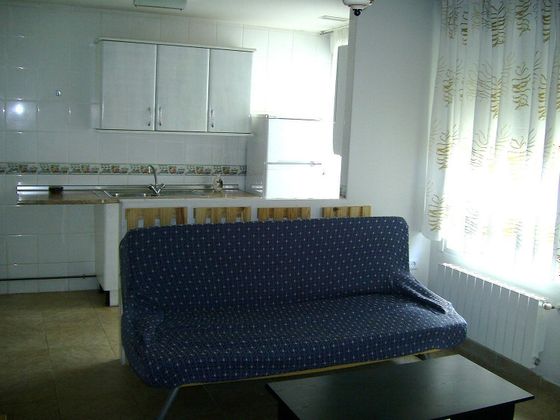 Foto 2 de Pis en venda a Centro - Puertollano de 1 habitació amb mobles i aire acondicionat