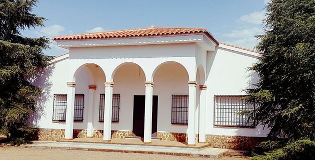 Foto 1 de Xalet en venda a carretera Villamayor de 5 habitacions amb terrassa i piscina