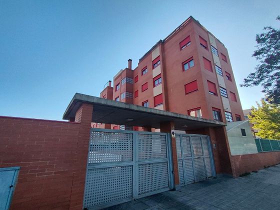Foto 1 de Pis en venda a calle Giraldo de Merlo de 2 habitacions amb piscina i garatge