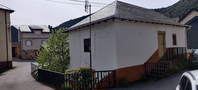 Foto 1 de Casa en venda a calle Maja de 3 habitacions amb terrassa i calefacció