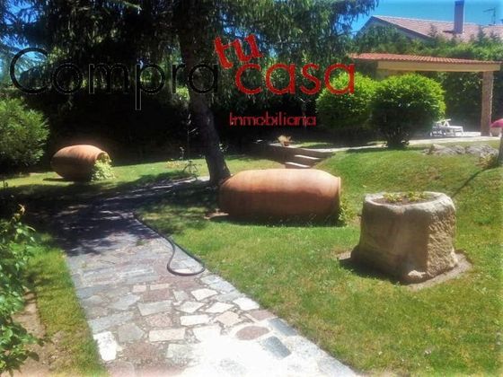 Foto 2 de Chalet en venta en Navas de Riofrío de 5 habitaciones con terraza y piscina
