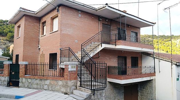 Foto 1 de Chalet en venta en Hoyo de Pinares (El) de 3 habitaciones con terraza y garaje