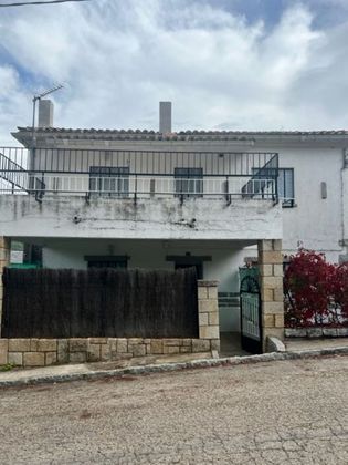 Foto 1 de Chalet en venta en Hoyo de Pinares (El) de 12 habitaciones con terraza y piscina