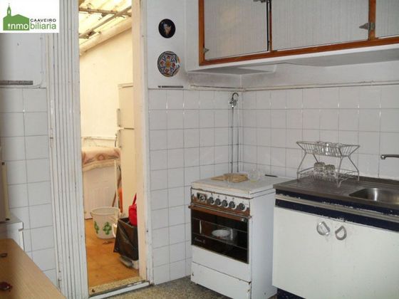 Foto 2 de Casa adossada en venda a calle Porto de 3 habitacions i 220 m²