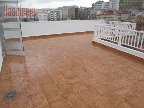 Foto 1 de Àtic en venda a Praza España - Casablanca de 3 habitacions amb terrassa i balcó