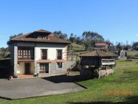 Foto 1 de Casa rural en venda a calle Frieres de 4 habitacions amb terrassa i jardí