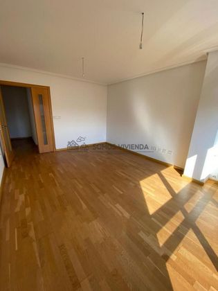 Foto 2 de Pis en venda a A Carballeira de 2 habitacions amb garatge i calefacció